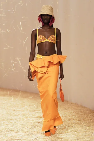 Look 35